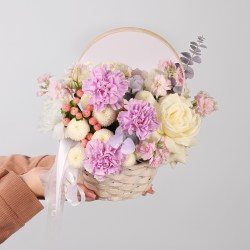 nedorogaya korzina s cvetami  6